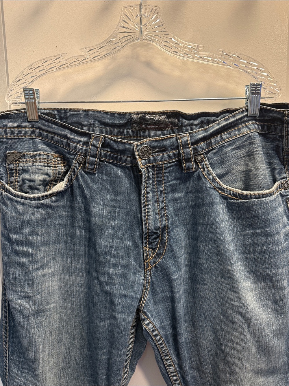 Silver Jeans Men's Relaxed Fit Light Blue Washed Denim